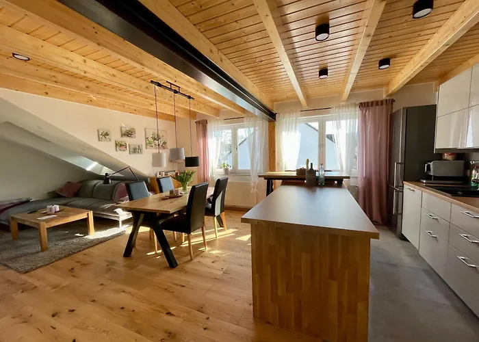 Helles Ruhiges Appartement Im Gruenen